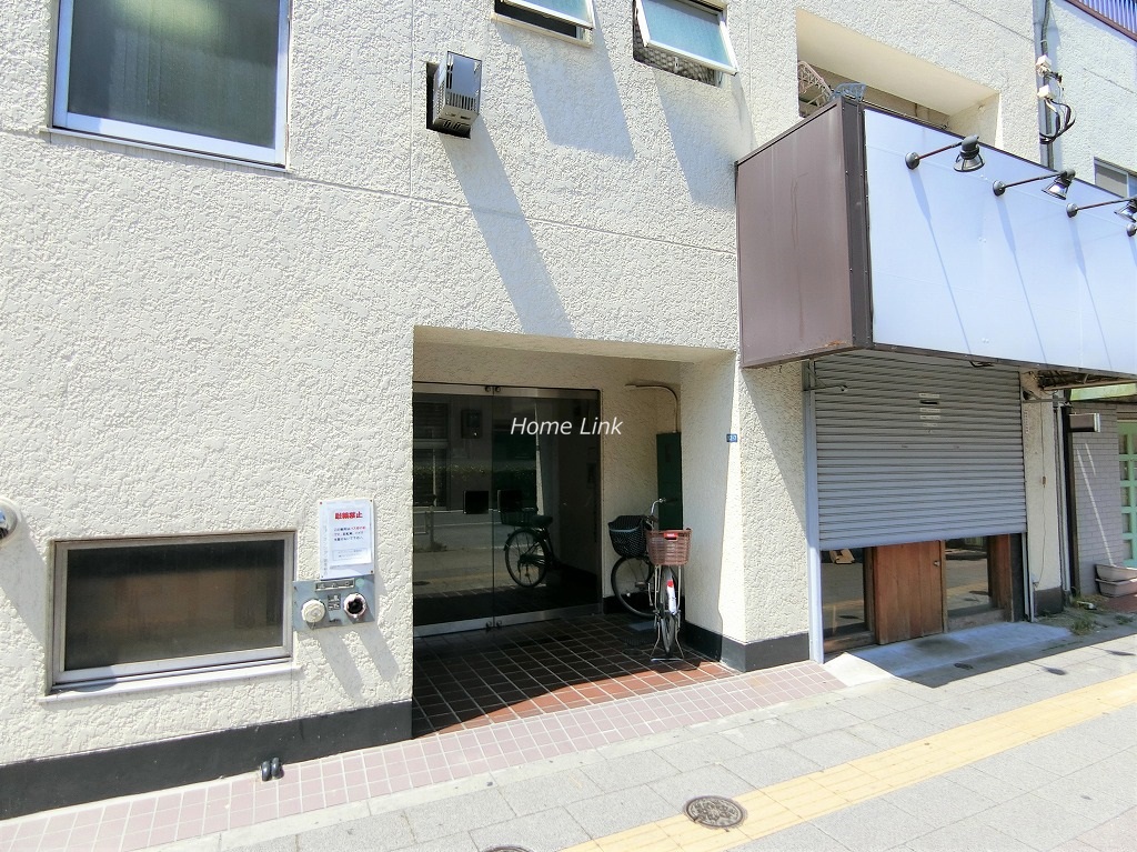 セブンマンション　エントランス前